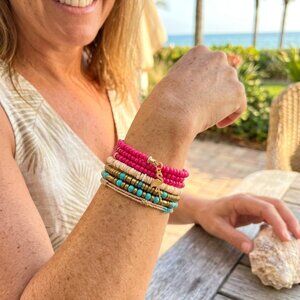 🦩 Designs by Forte Hot Pink & Gold Flamingo Memory Wire Bracelet  Description: